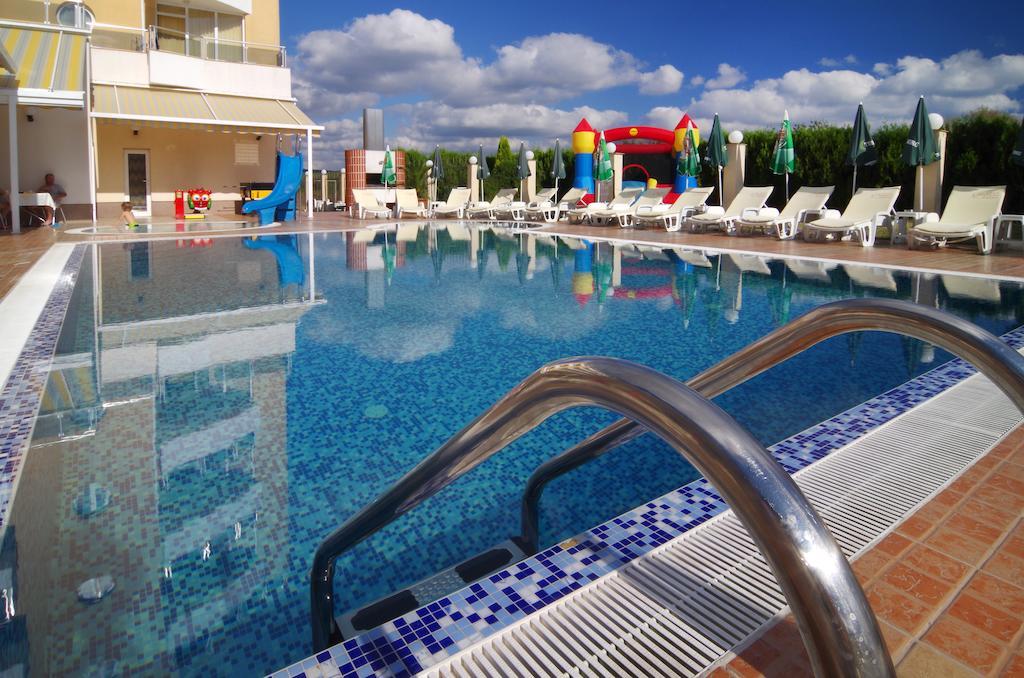 Hotel Plamena Palace Primorsko Luaran gambar