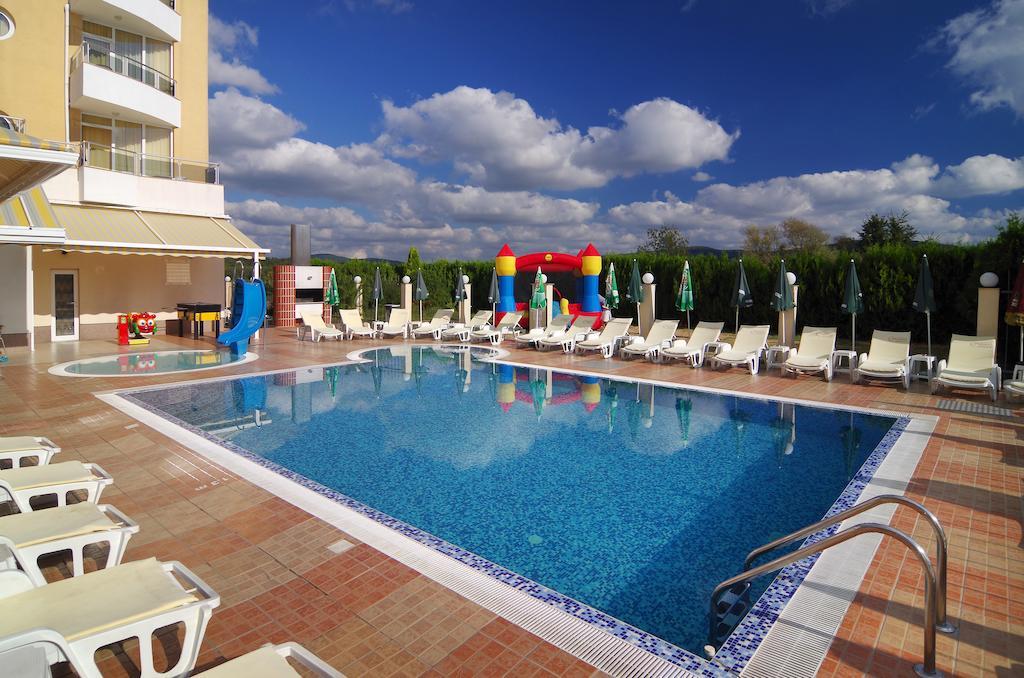 Hotel Plamena Palace Primorsko Luaran gambar
